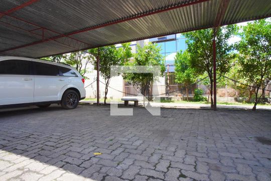 Estacionamento - Vaga de apartamento para alugar com 1 quarto, 58m² em São Geraldo, Porto Alegre
