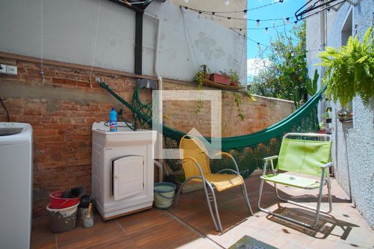 Área de serviço - Fundos de apartamento para alugar com 1 quarto, 58m² em São Geraldo, Porto Alegre