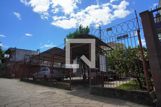 Fachada de apartamento para alugar com 1 quarto, 58m² em São Geraldo, Porto Alegre