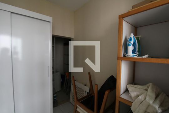 Quarto de Serviço de apartamento à venda com 3 quartos, 120m² em Chácara Agrindus, Taboão da Serra