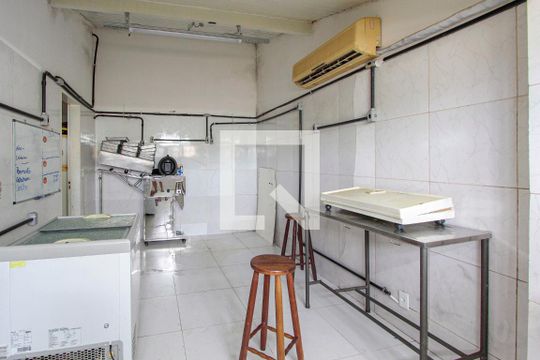 Quarto de Serviço de casa de condomínio para alugar com 3 quartos, 600m² em Itanhangá, Rio de Janeiro