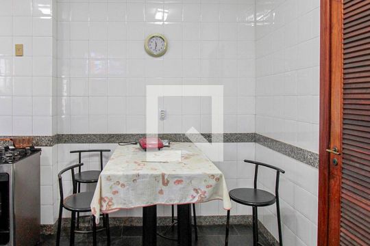 Cozinha de casa de condomínio para alugar com 3 quartos, 600m² em Itanhangá, Rio de Janeiro