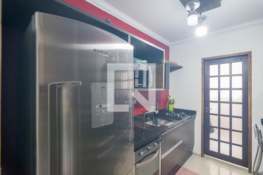Cozinha de apartamento à venda com 3 quartos, 69m² em Jardim Santo André, Santo André