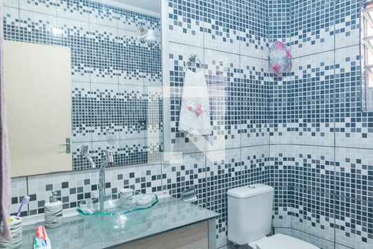 Banheiro de casa à venda com 2 quartos, 250m² em Parque Capuava, Santo André