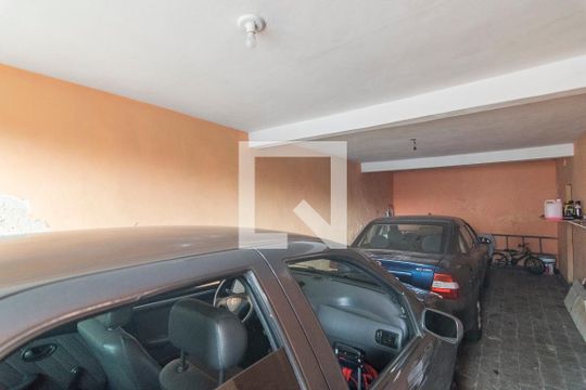 Garagem de casa à venda com 2 quartos, 250m² em Parque Capuava, Santo André