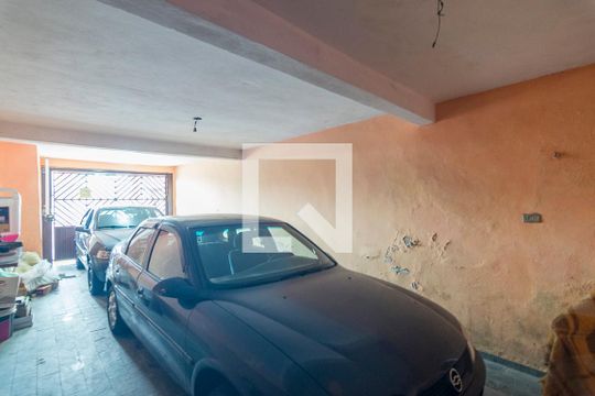 Garagem de casa à venda com 2 quartos, 250m² em Parque Capuava, Santo André