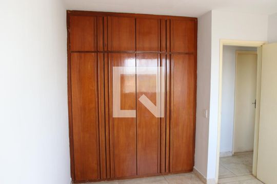 Quarto 2 de apartamento para alugar com 3 quartos, 68m² em Setor Leste Vila Nova, Goiânia