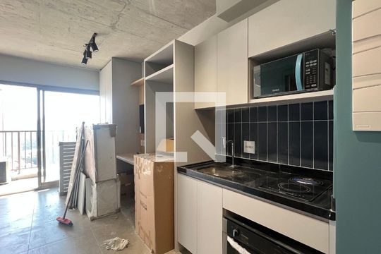 Cozinha de kitnet/studio à venda com 1 quarto, 28m² em Cerqueira César, São Paulo
