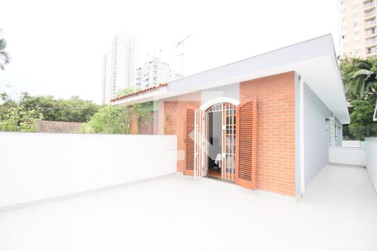 Fachada de casa à venda com 3 quartos, 118m² em Vila Sonia, São Paulo