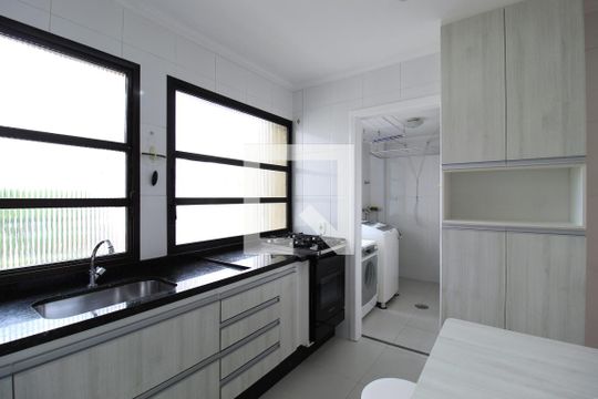 Cozinha de apartamento à venda com 3 quartos, 85m² em Vila Olímpia, São Paulo
