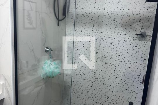 Banheiro de apartamento à venda com 1 quarto, 29m² em Parque Vitória, São Paulo