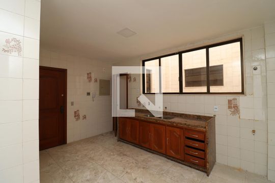 Cozinha de apartamento à venda com 3 quartos, 135m² em Jardim Guanabara, Rio de Janeiro