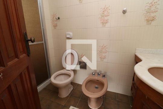 Banheiro da Suíte de apartamento à venda com 3 quartos, 135m² em Jardim Guanabara, Rio de Janeiro