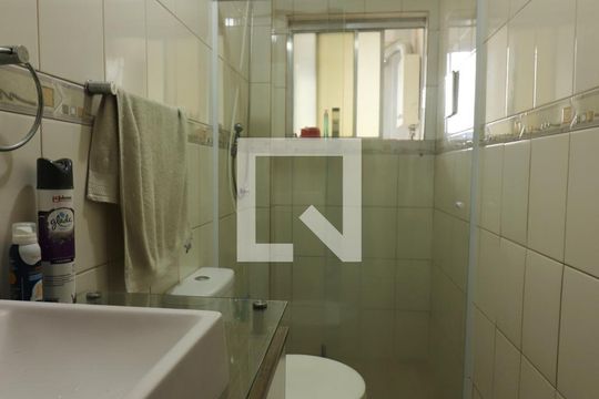 Banheiro Social de apartamento à venda com 2 quartos, 51m² em Rudge Ramos, São Bernardo do Campo