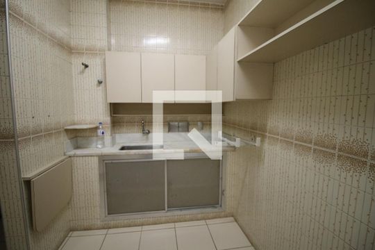 Cozinha de apartamento à venda com 2 quartos, 84m² em Bonsucesso, Rio de Janeiro