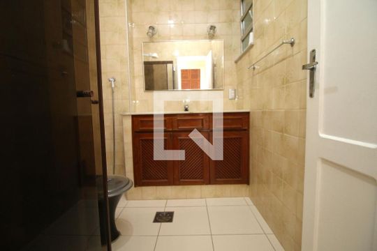 Banheiro de apartamento à venda com 2 quartos, 84m² em Bonsucesso, Rio de Janeiro