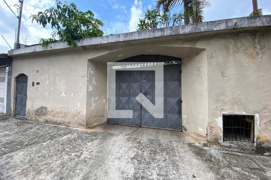 Fachada de casa à venda com 4 quartos, 250m² em Cidade Patriarca, São Paulo