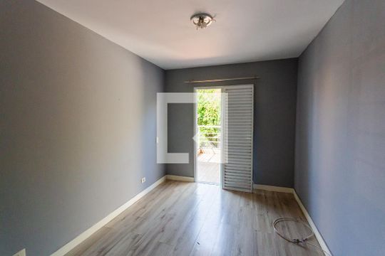 Suíte de casa de condomínio à venda com 4 quartos, 133m² em Vila São Pedro, Santo André