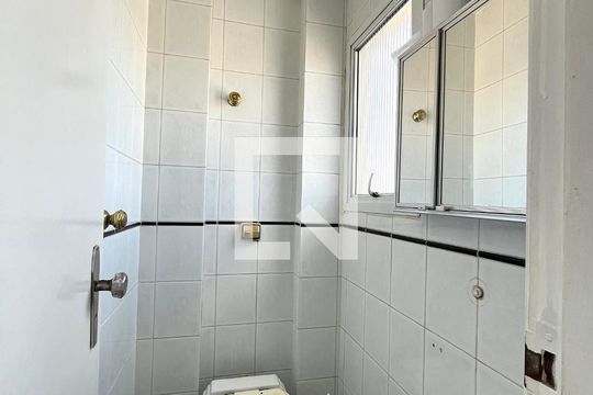 Banheiro de serviço de apartamento à venda com 2 quartos, 73m² em Vila Mascote, São Paulo