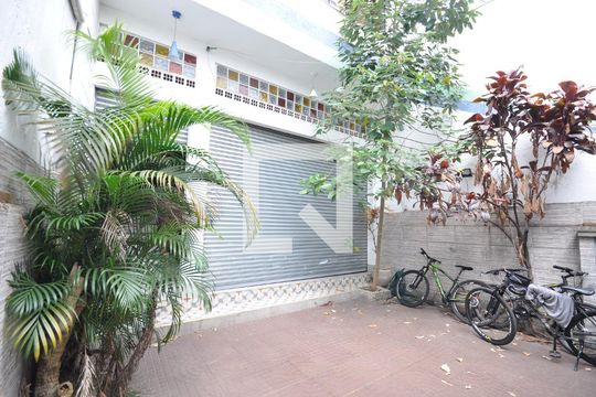 Garagem de casa para alugar com 4 quartos, 500m² em Parque Edu Chaves, São Paulo