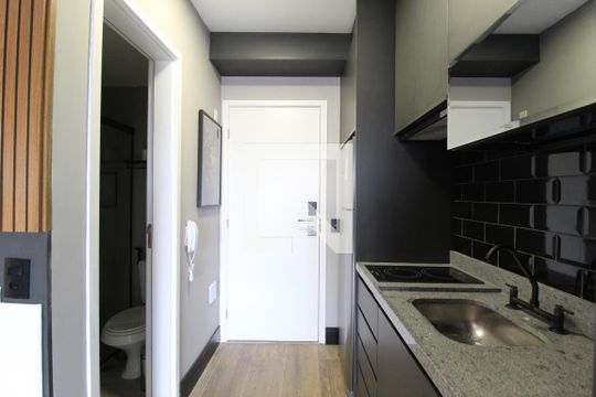 Cozinha de kitnet/studio à venda com 1 quarto, 25m² em Indianópolis, São Paulo