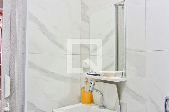 Banheiro de casa à venda com 1 quarto, 45m² em Vila Ester (zona Norte), São Paulo