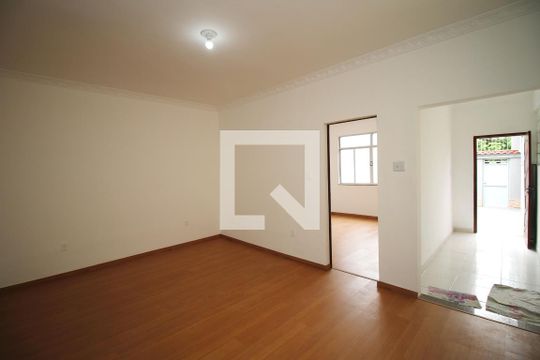 Casa para alugar com 2 quartos, 90m² em Irajá, Rio de Janeiro