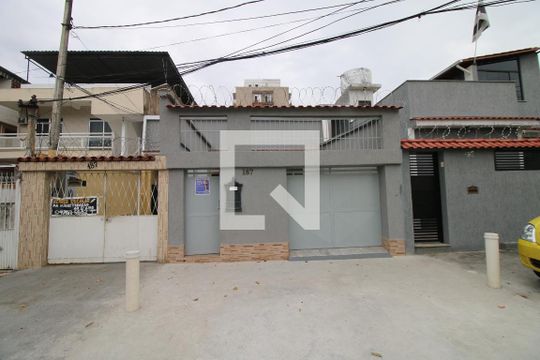 Fachada da casa de casa para alugar com 2 quartos, 90m² em Irajá, Rio de Janeiro