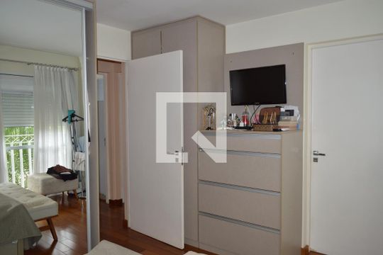 Suíte de casa à venda com 3 quartos, 140m² em Ipiranga, São Paulo