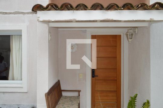 Fachada de casa à venda com 3 quartos, 140m² em Ipiranga, São Paulo