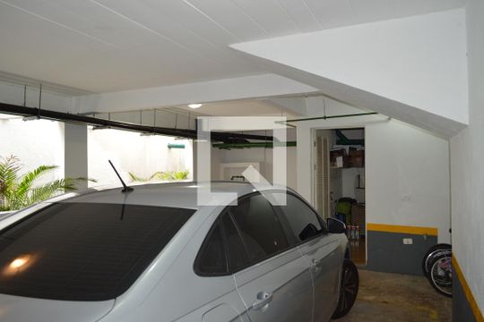Garagem de casa à venda com 3 quartos, 140m² em Ipiranga, São Paulo