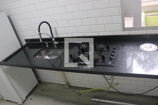 Cozinha e Área de Serviço de apartamento para alugar com 2 quartos, 42m² em Jardim Angélica, Guarulhos