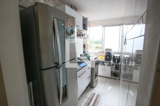 Cozinha de apartamento para alugar com 2 quartos, 55m² em Pechincha, Rio de Janeiro