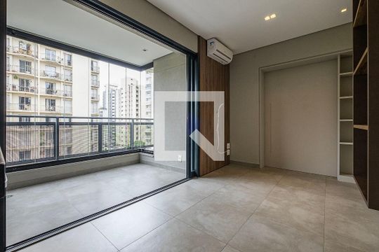 Sala/Cozinha de kitnet/studio à venda com 1 quarto, 32m² em Pinheiros, São Paulo
