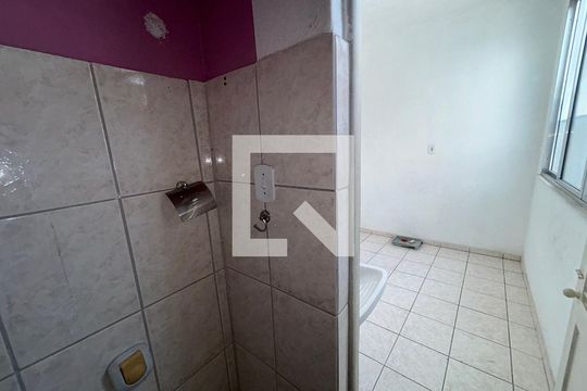 Banheiro de serviço de casa para alugar com 2 quartos, 78m² em Lins de Vasconcelos, Rio de Janeiro