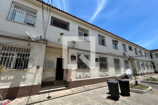 Fachada de casa à venda com 2 quartos, 78m² em Lins de Vasconcelos, Rio de Janeiro