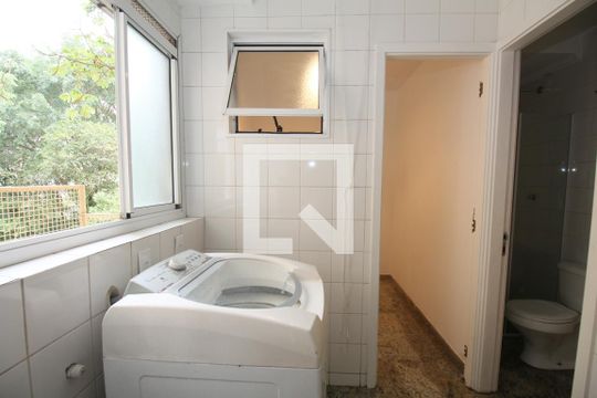 Área de Serviço de apartamento para alugar com 4 quartos, 151m² em Paraíso do Morumbi, São Paulo