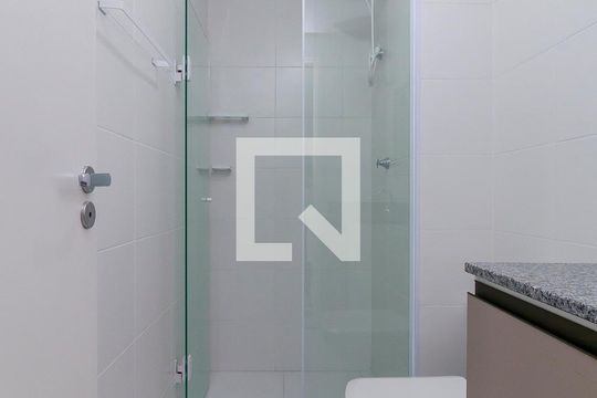Suíte - Banheiro de apartamento para alugar com 2 quartos, 34m² em Santo Amaro, São Paulo