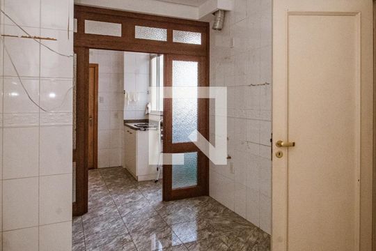 Cozinha de apartamento para alugar com 3 quartos, 138m² em Centro Histórico, Porto Alegre