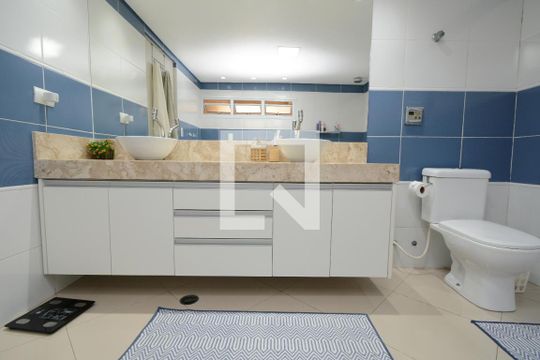 Banheiro da Suíte de casa à venda com 3 quartos, 250m² em Campininha, São Paulo