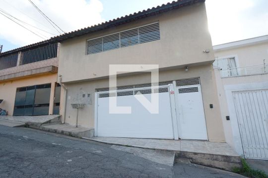 Fachada de casa à venda com 3 quartos, 250m² em Campininha, São Paulo
