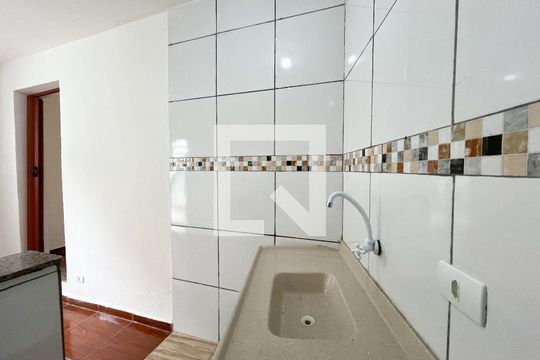 Cozinha de apartamento para alugar com 1 quarto, 20m² em Freguesia do Ó, São Paulo