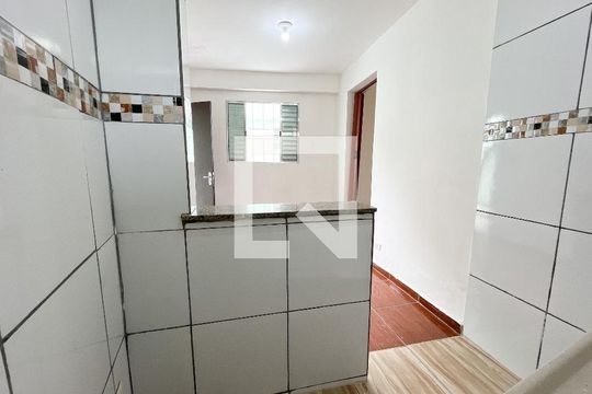Cozinha de apartamento para alugar com 1 quarto, 20m² em Freguesia do Ó, São Paulo