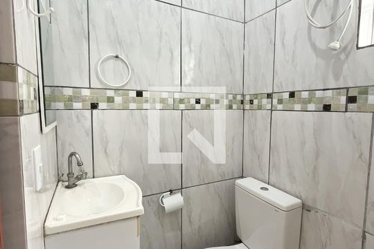 Banheiro de apartamento para alugar com 1 quarto, 20m² em Freguesia do Ó, São Paulo