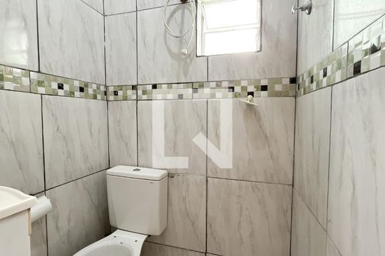 Banheiro de apartamento para alugar com 1 quarto, 20m² em Freguesia do Ó, São Paulo