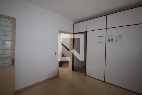 Casa à venda com 5 quartos, 280m² em Centro, Canoas