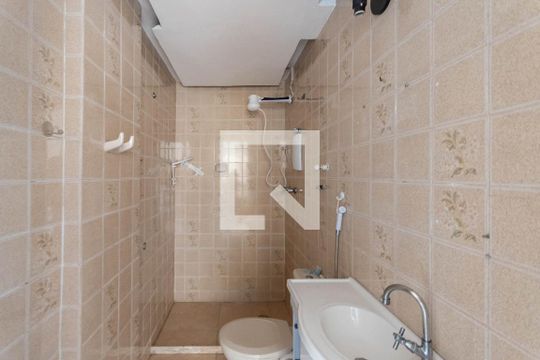 Banheiro de apartamento para alugar com 1 quarto, 42m² em Riachuelo, Rio de Janeiro
