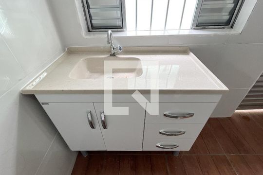 Cozinha de apartamento para alugar com 1 quarto, 20m² em Freguesia do Ó, São Paulo