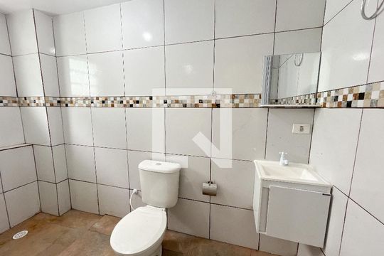 Banheiro de apartamento para alugar com 1 quarto, 20m² em Freguesia do Ó, São Paulo