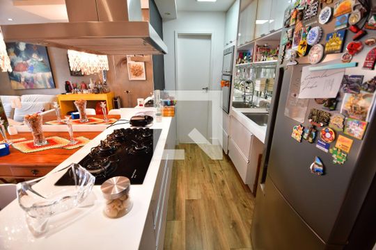 Cozinha de apartamento à venda com 2 quartos, 60m² em Vila Costa E Silva, Campinas